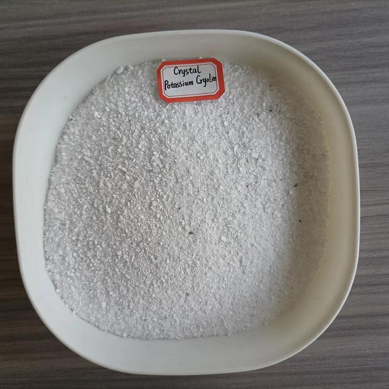 Cryolite Kali bubuk putih tidak larut dalam air digunakan sebagai fluks dalam proses pengelasan, penyolderan, dan pembuatan aluminium