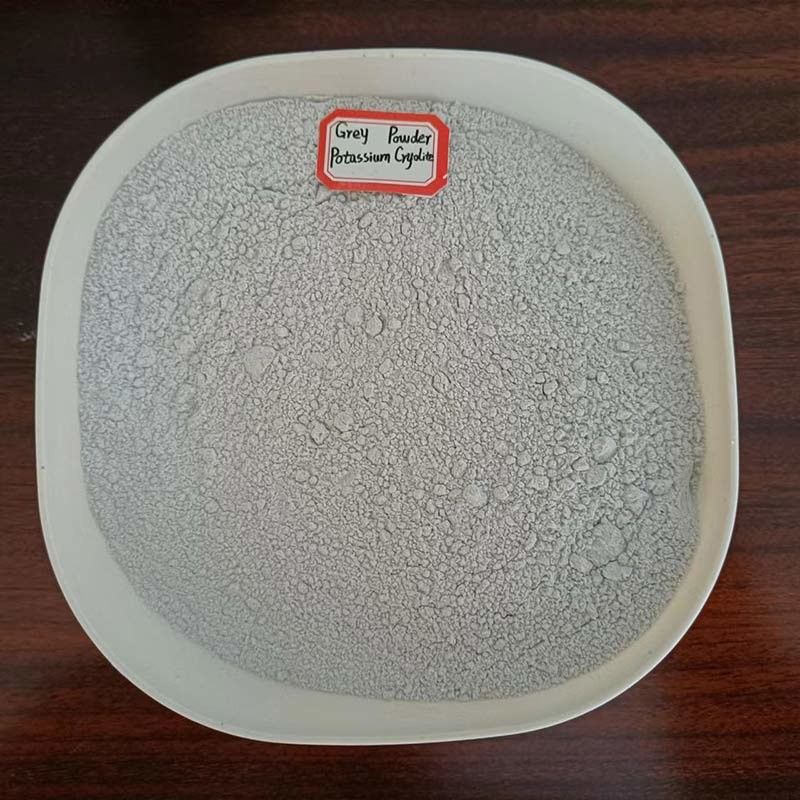 Cryolite Kali bubuk putih tidak larut dalam air digunakan sebagai fluks dalam proses pengelasan, penyolderan, dan pembuatan aluminium