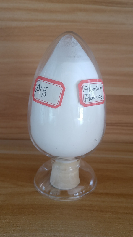 Sản xuất nóng chảy Fluoride nhôm, Giảm điểm nóng chảy và cải thiện tính dẫn điện