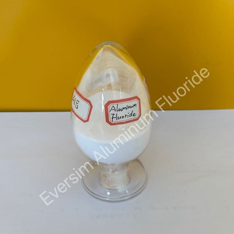 Trọng lượng phân tử 83,98 White Sandy Aluminium Fluoride Alf3 cho dòng chảy của kim loại phi sắt