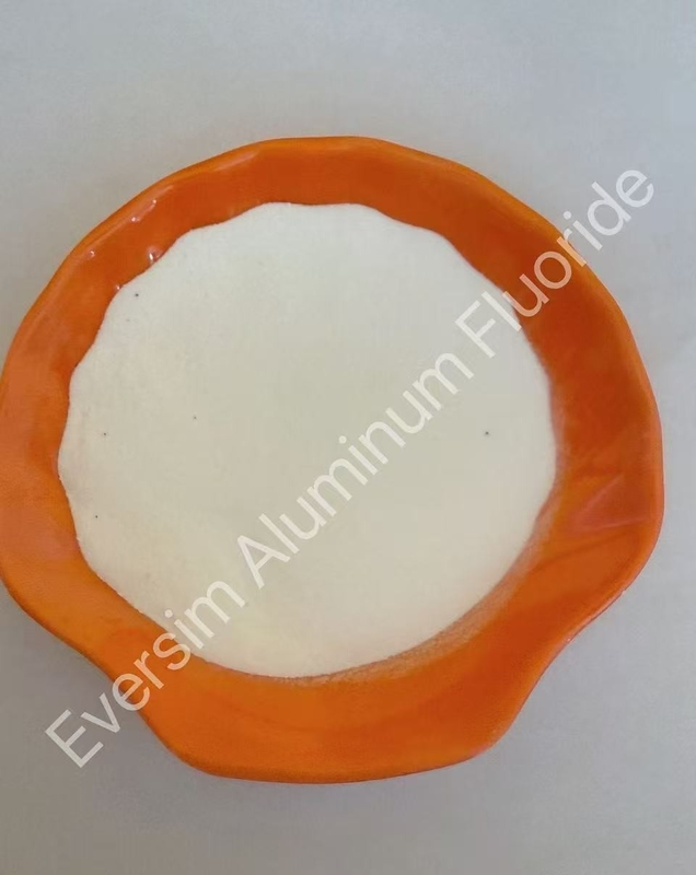Độ tinh khiết cao CAS số 7784-18-1 Vàng cát nhôm Fluoride AlF3 Flux cho kem da