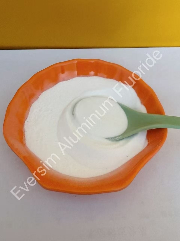 Độ tinh khiết cao 98% trọng lượng phân tử 83,98 Alf3 Fluoride nhôm cho các vật liệu luồng